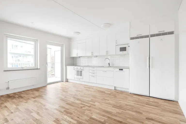 Bostadsrätt med 3 rum på Drivbänksvägen 13B i Stockholm, bild 2 av 4