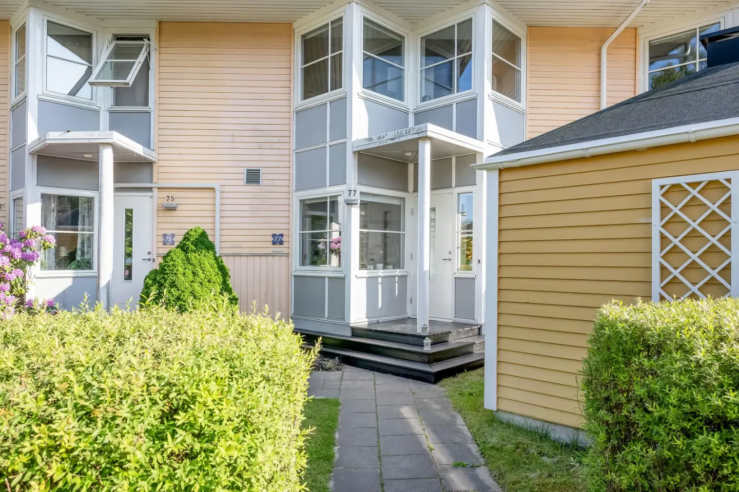 Bostadsrätt med 5 rum på Mandelblomsvägen 77 i Finspång, bild 2 av 4