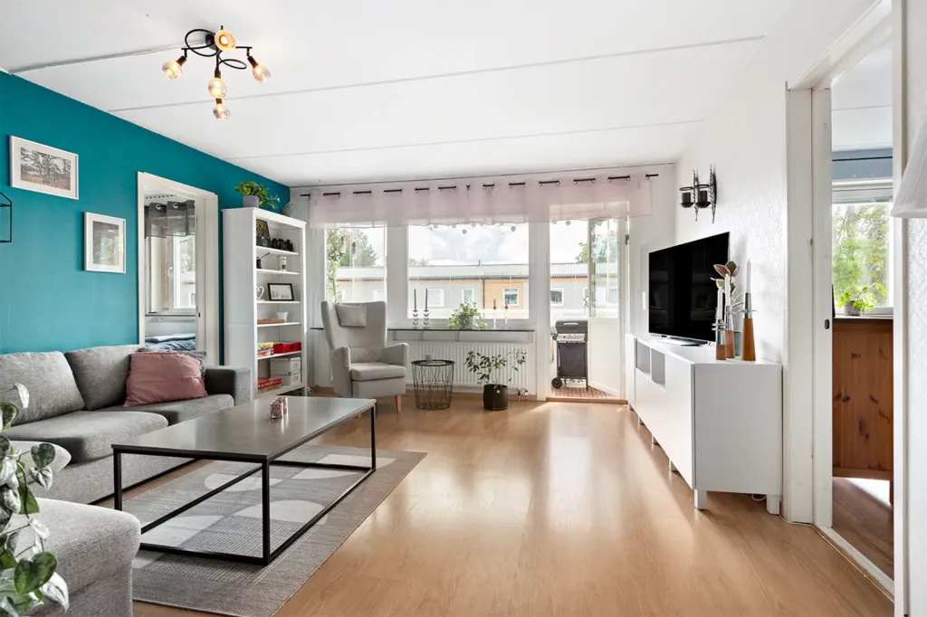Bostadsrätt med 5 rum på Axvägen 33 i Järfälla, bild 2 av 4