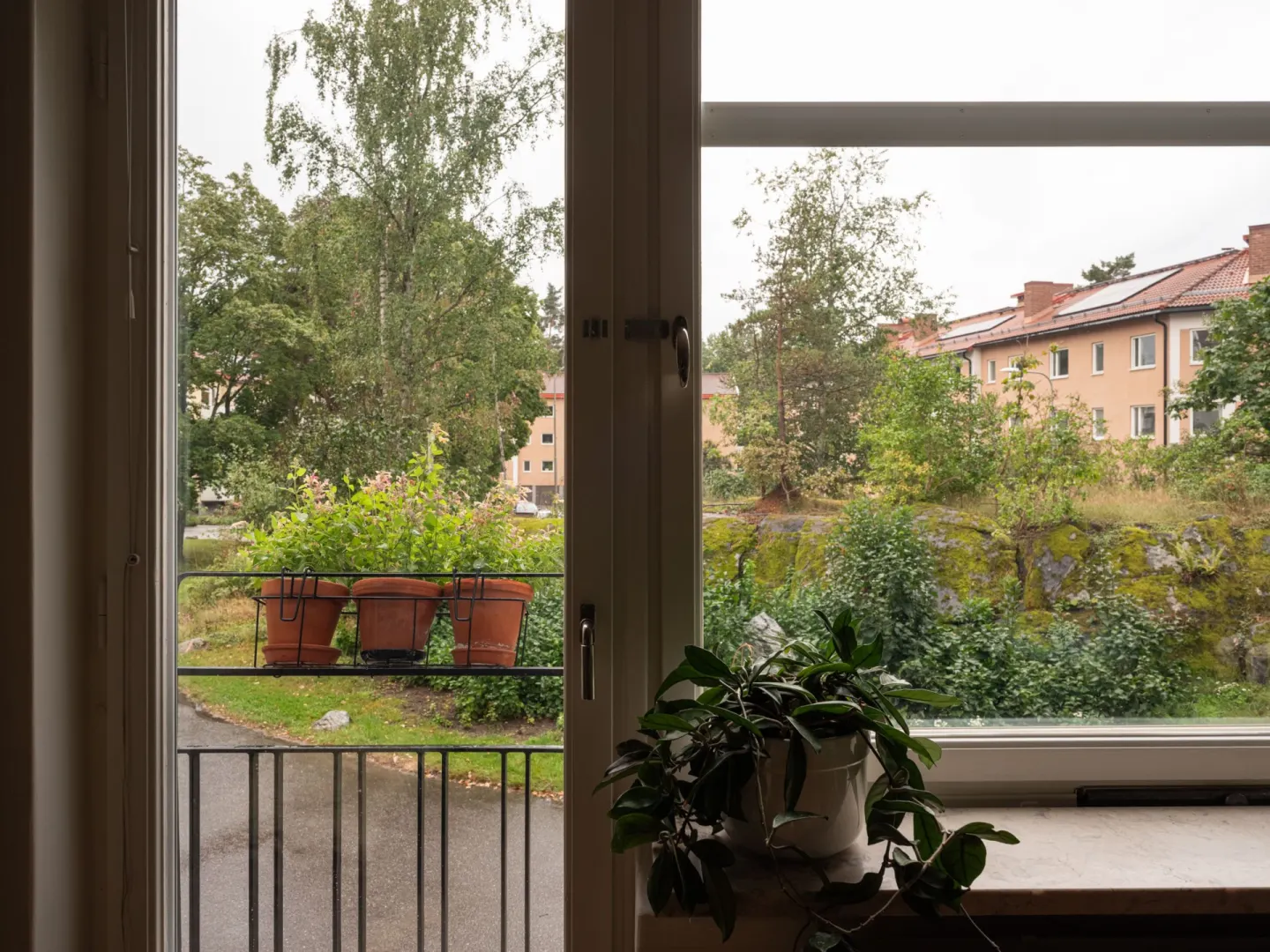 Bostadsrätt med 2 rum på Kolbäcksgränd 21 i Stockholm, bild 3 av 5
