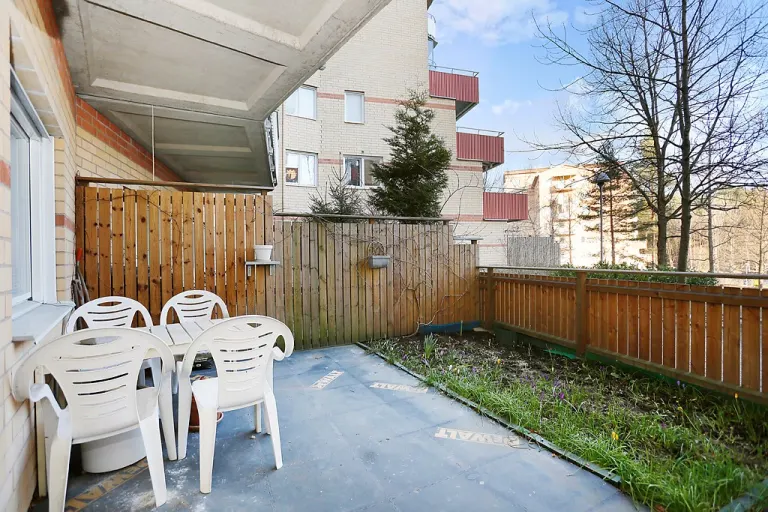 Bostadsrätt med 4 rum på Skarpbrunnavägen 17 i Botkyrka, bild 4 av 5