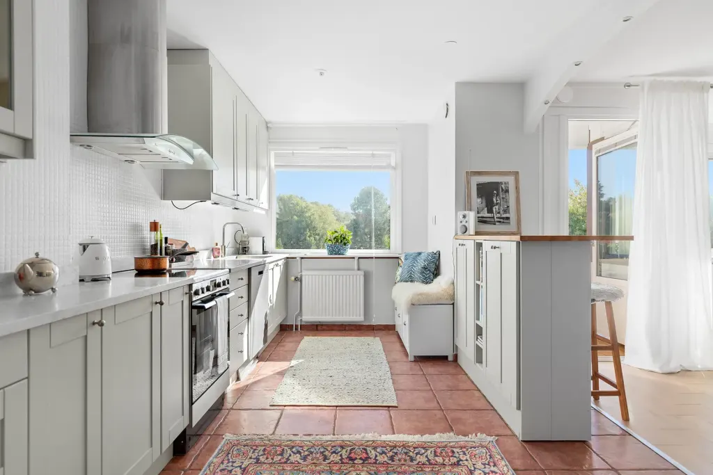 Bostadsrätt med 4 rum på Askåkersplan 36 i Göteborg, bild 2 av 4