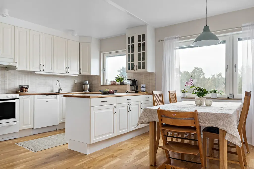 Bostadsrätt med 4 rum på Altfiolsvägen 6 i Uppsala, bild 4 av 4