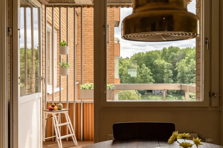 Bostadsrätt med 4 rum på Ekensbergsvägen 5 i Stockholm, bild 3 av 4