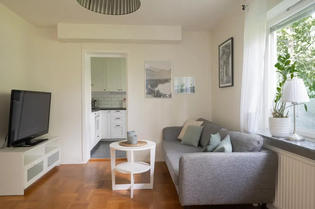 Bostadsrätt med 1 rum på Lerbäcksgränd 6 i Stockholm, bild 3 av 4