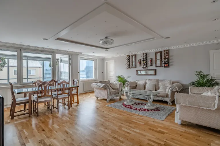 Bostadsrätt med 5 rum på Hamngatan 26A i Karlstad, bild 3 av 4
