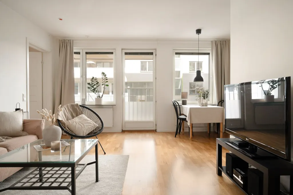 Bostadsrätt med 2 rum på Marieviksgatan 43 i Stockholm, bild 2 av 5