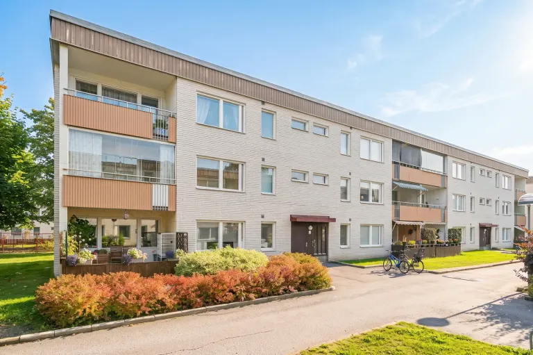 Bostadsrätt med 4 rum på Hallonvägen 48 i Upplands-Bro, bild 4 av 4