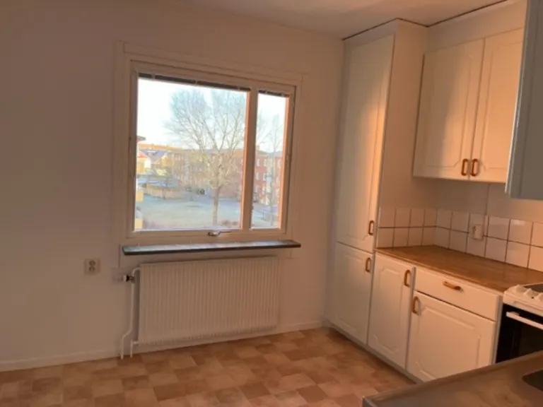Hyresrätt med 3 rum på Trädgårdsgatan 16A i Hallstahammar