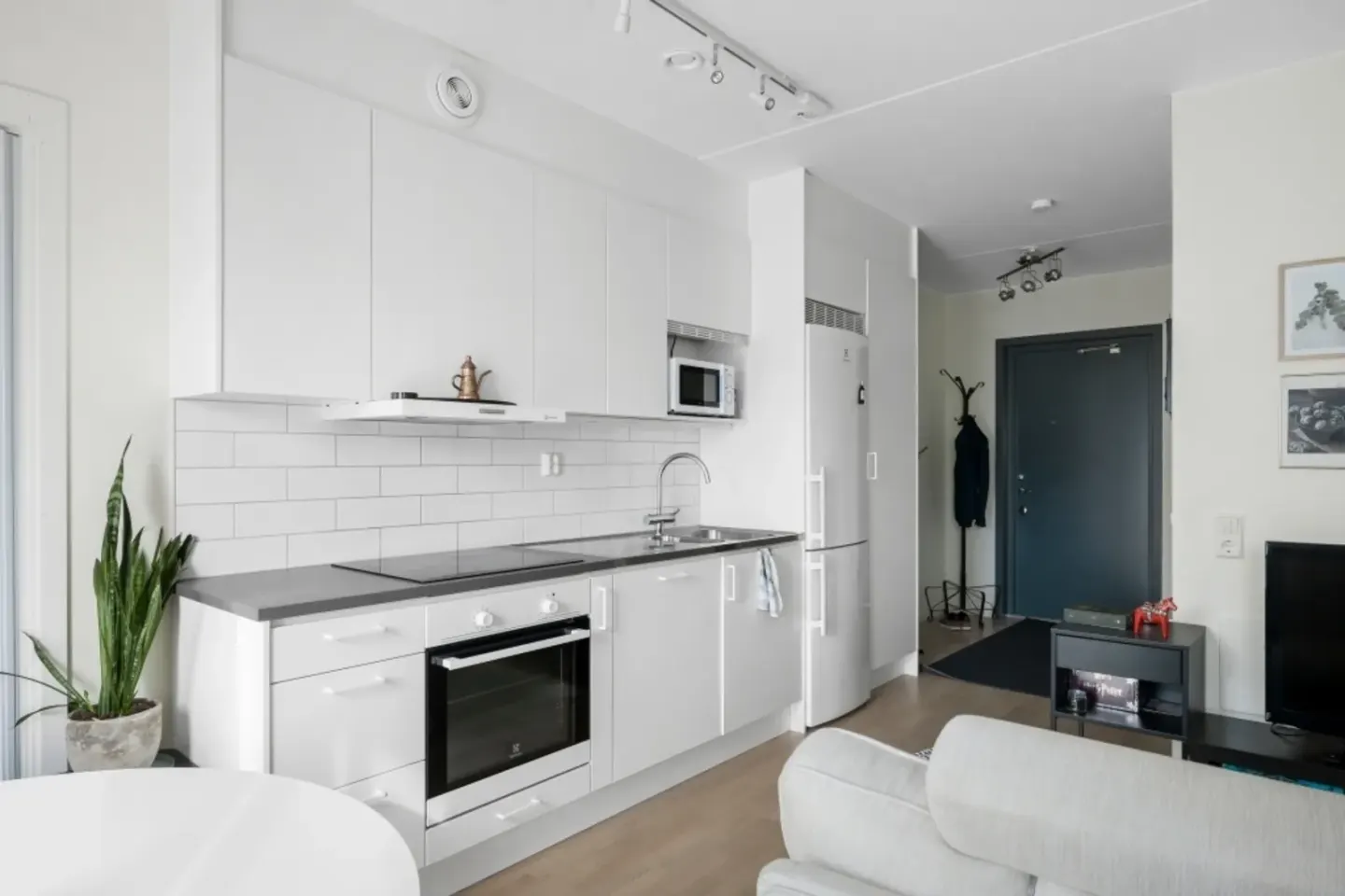 Bostadsrätt med 2 rum på Almbygatan 6 i Stockholm, bild 3 av 4