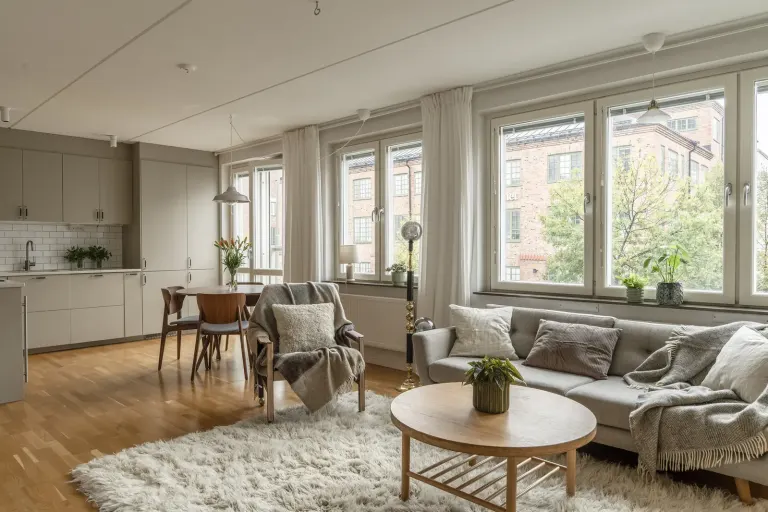 Bostadsrätt med 2 rum på Tellusborgsvägen 77 i Stockholm