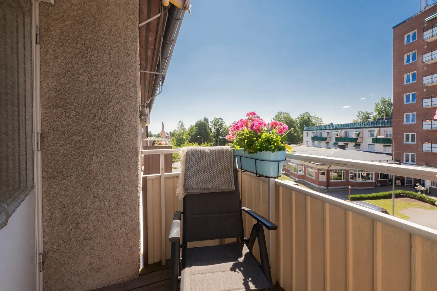 Bostadsrätt med 4 rum på Annebodavägen 56 i Stockholm, bild 2 av 4