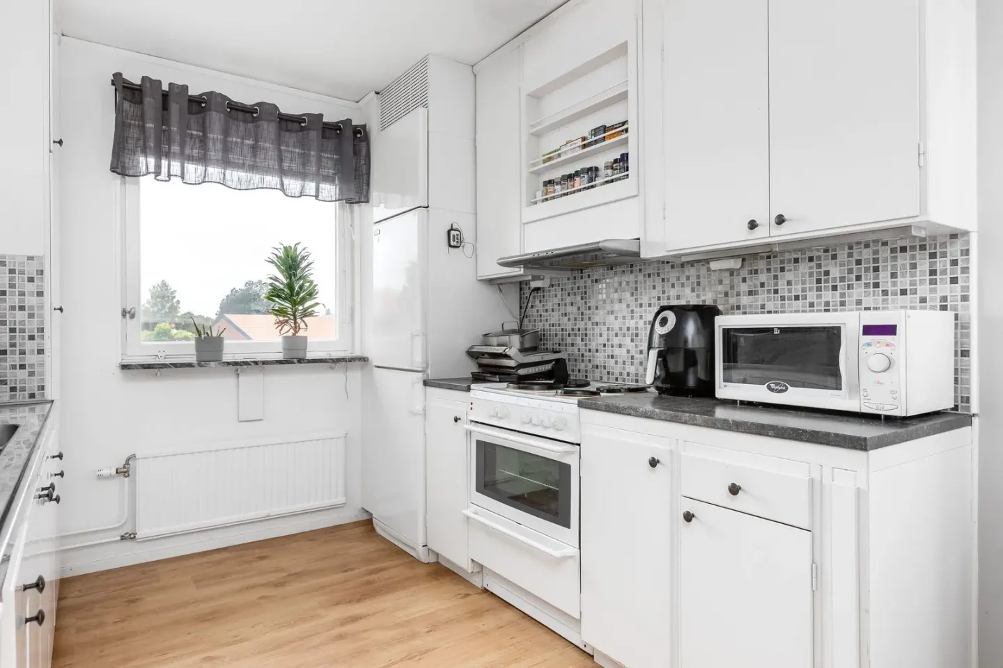 Bostadsrätt med 3 rum på Adamstorpsvägen 3B i Linköping, bild 2 av 4