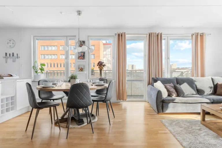 Bostadsrätt med 6 rum på Frihetsvägen 2C i Järfälla, bild 4 av 4