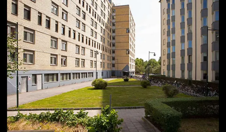 Hyresrätt med 1 rum på Emmylundsvägen 1 i Solna