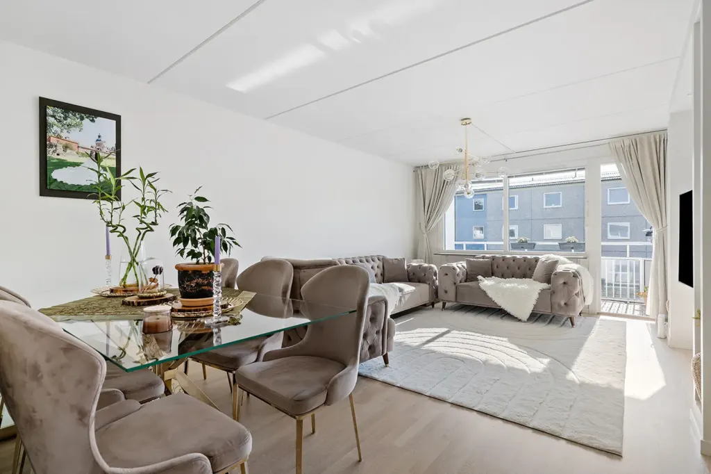 Bostadsrätt med 2 rum på Vältvägen 16 i Järfälla, bild 2 av 4
