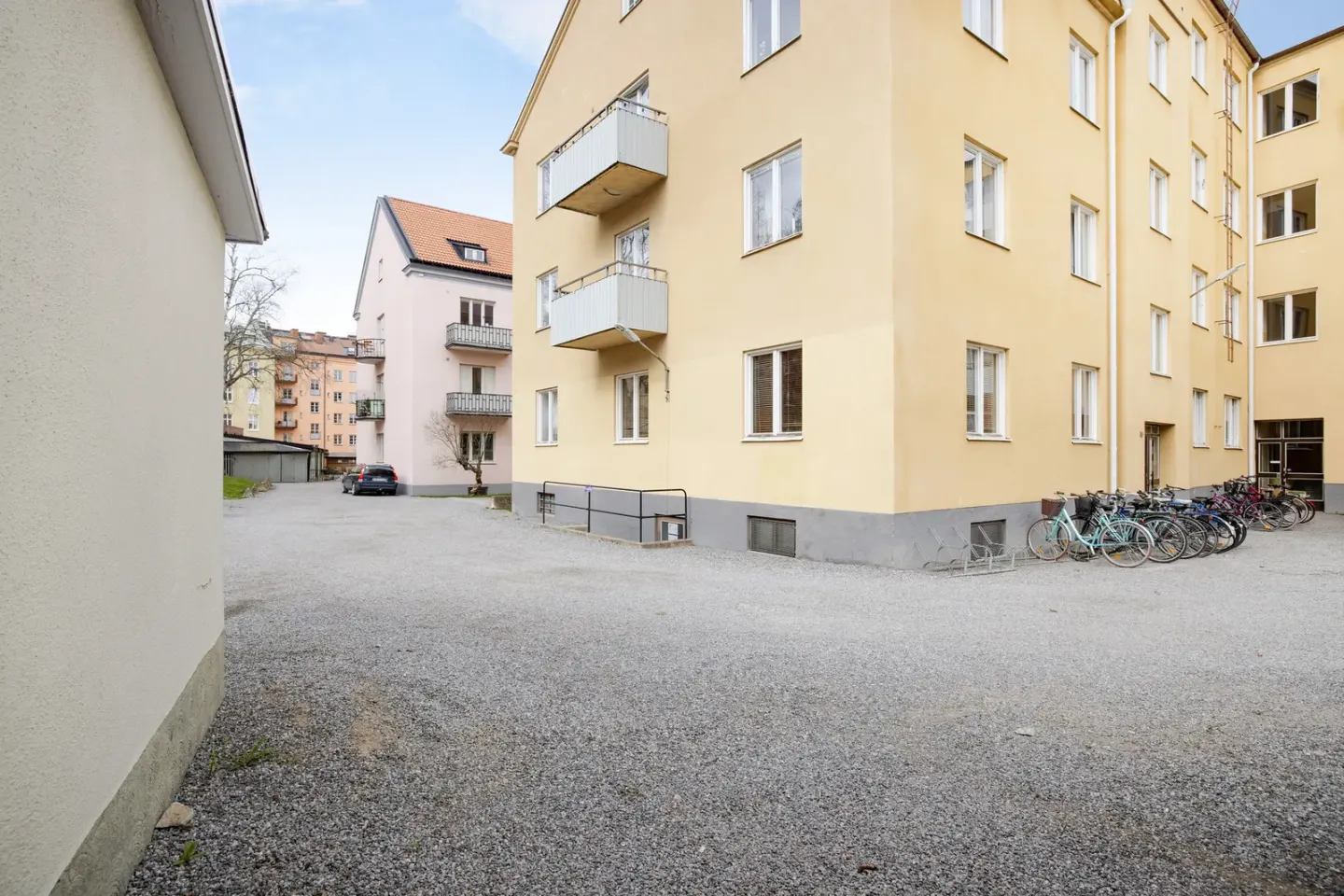 Bostadsrätt med 2 rum på Södra Bangårdsgatan 12A i Eskilstuna, bild 2 av 4