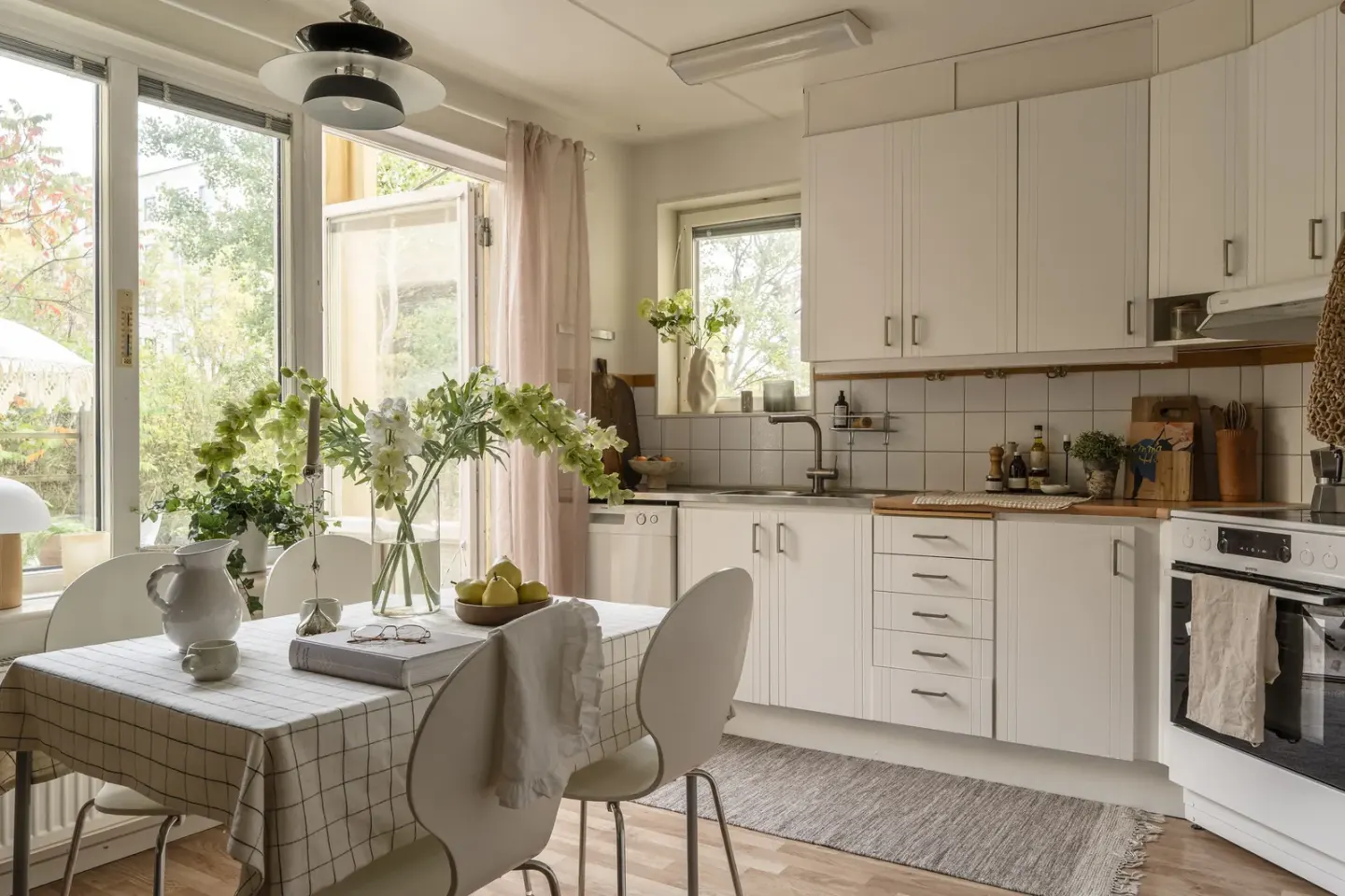 Bostadsrätt med 2,5 rum på Ekholmsvägen 367 i Stockholm, bild 2 av 4