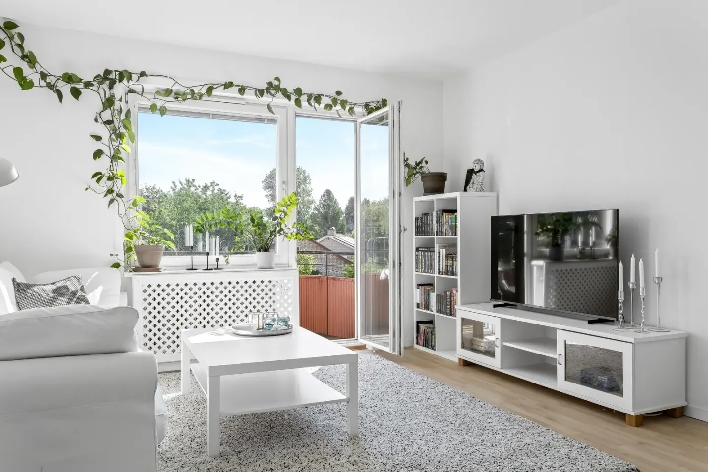 Bostadsrätt med 2 rum på Vårdkasevägen 35 i Järfälla, bild 3 av 4