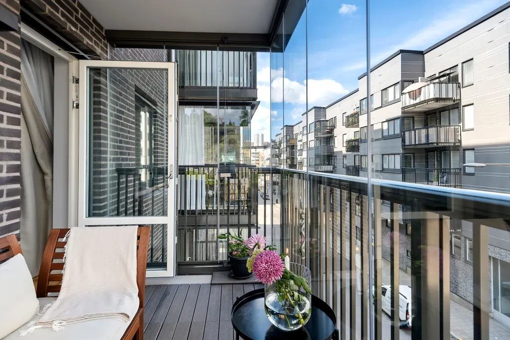 Bostadsrätt med 4 rum på Sjöviksbacken 14 i Stockholm, bild 3 av 5