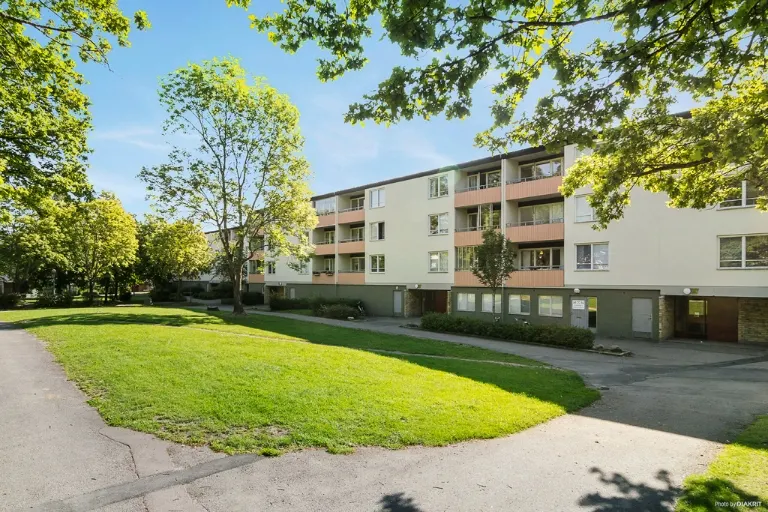 Hyresrätt med 4 rum på Domaregatan 10B i Eskilstuna, bild 2 av 3