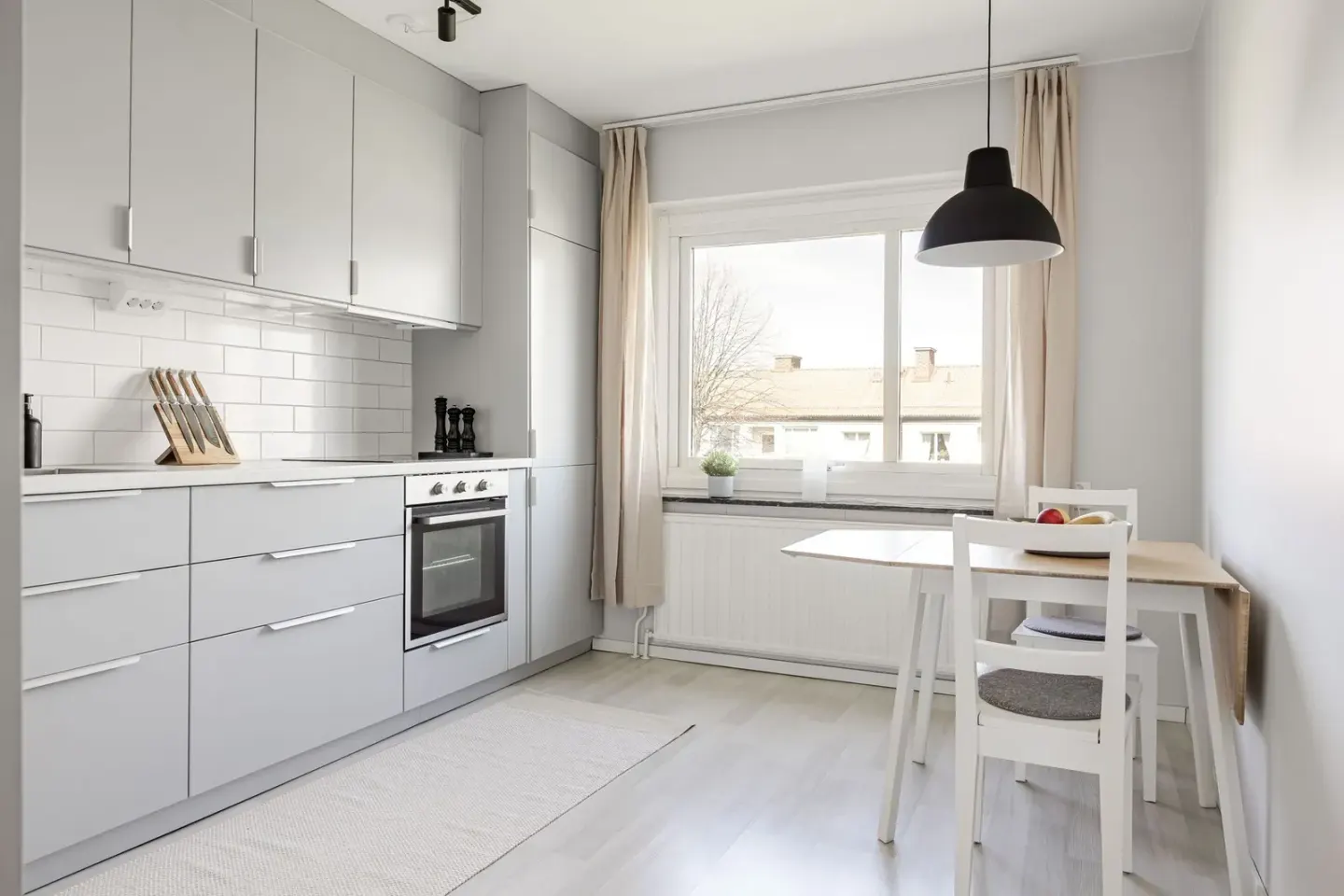 Bostadsrätt med 2 rum på Borgmästaregatan 27B i Vadstena, bild 2 av 4