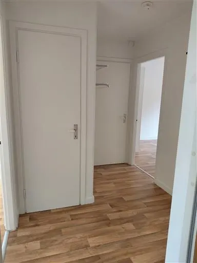 Hyresrätt med 2 rum på Bergslagsvägen 111A i Köping, bild 2 av 5