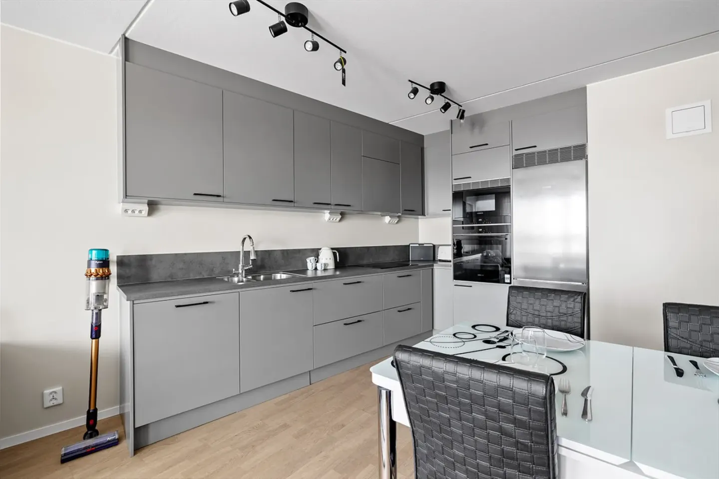 Bostadsrätt med 2 rum på Veddestastråket 7 i Järfälla, bild 2 av 4