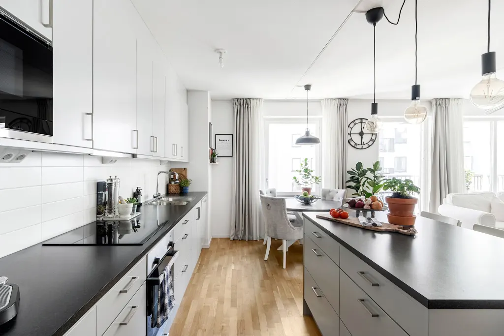 Bostadsrätt med 3 rum på Oskarslundsbacken 1 i Stockholm, bild 5 av 5