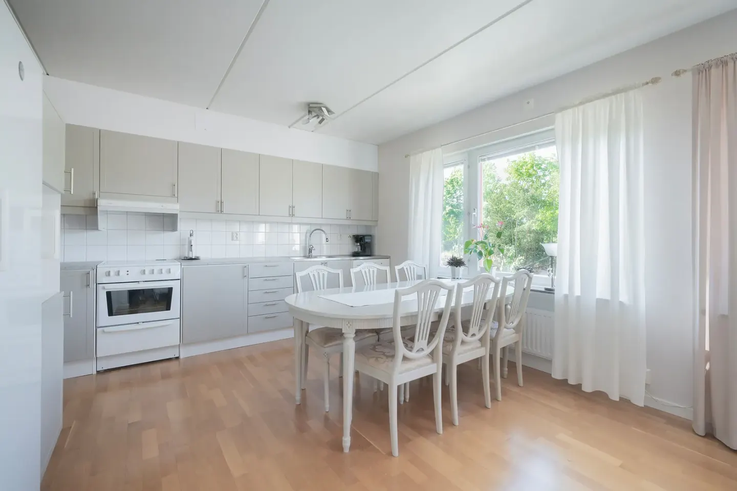 Bostadsrätt med 3 rum på Rådstuguvägen 6 i Huddinge, bild 4 av 4