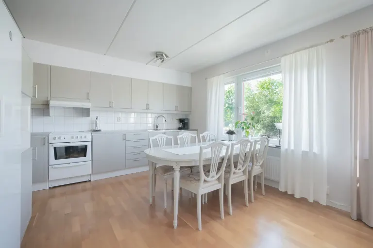 Bostadsrätt med 3 rum på Rådstuguvägen 6 i Huddinge, bild 4 av 4
