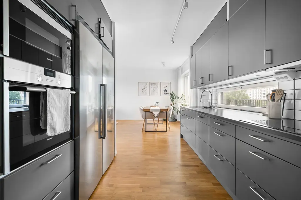 Bostadsrätt med 3 rum på Hästskovägen 86 i Järfälla, bild 3 av 4