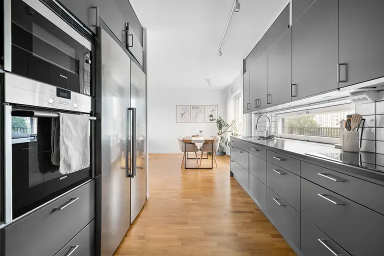 Bostadsrätt med 3 rum på Hästskovägen 86 i Järfälla, bild 3 av 4