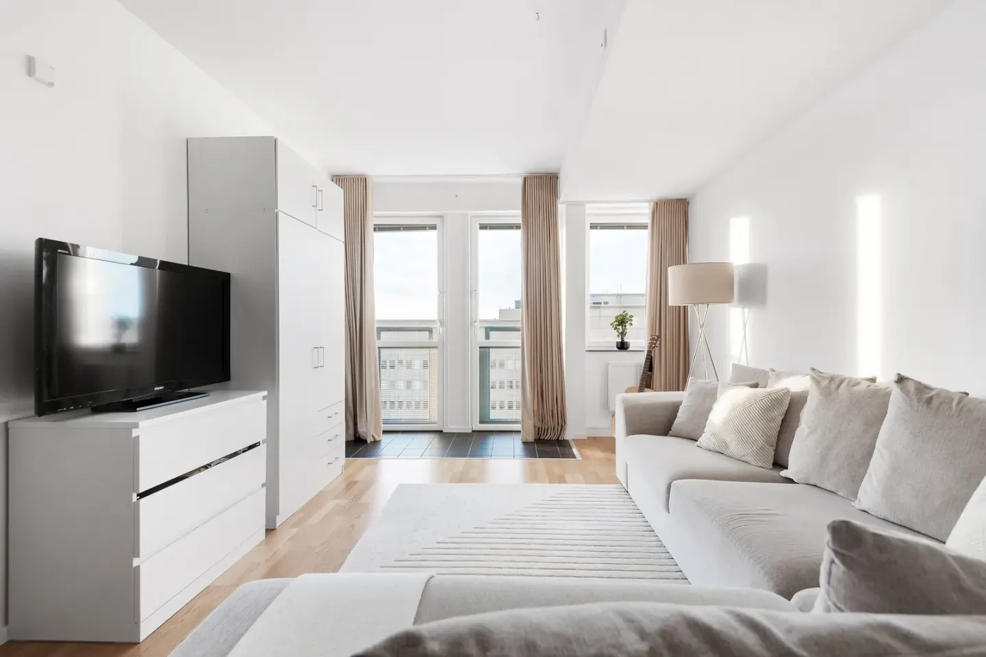 Bostadsrätt med 2 rum på Östersundsgatan 7 i Stockholm, bild 2 av 4