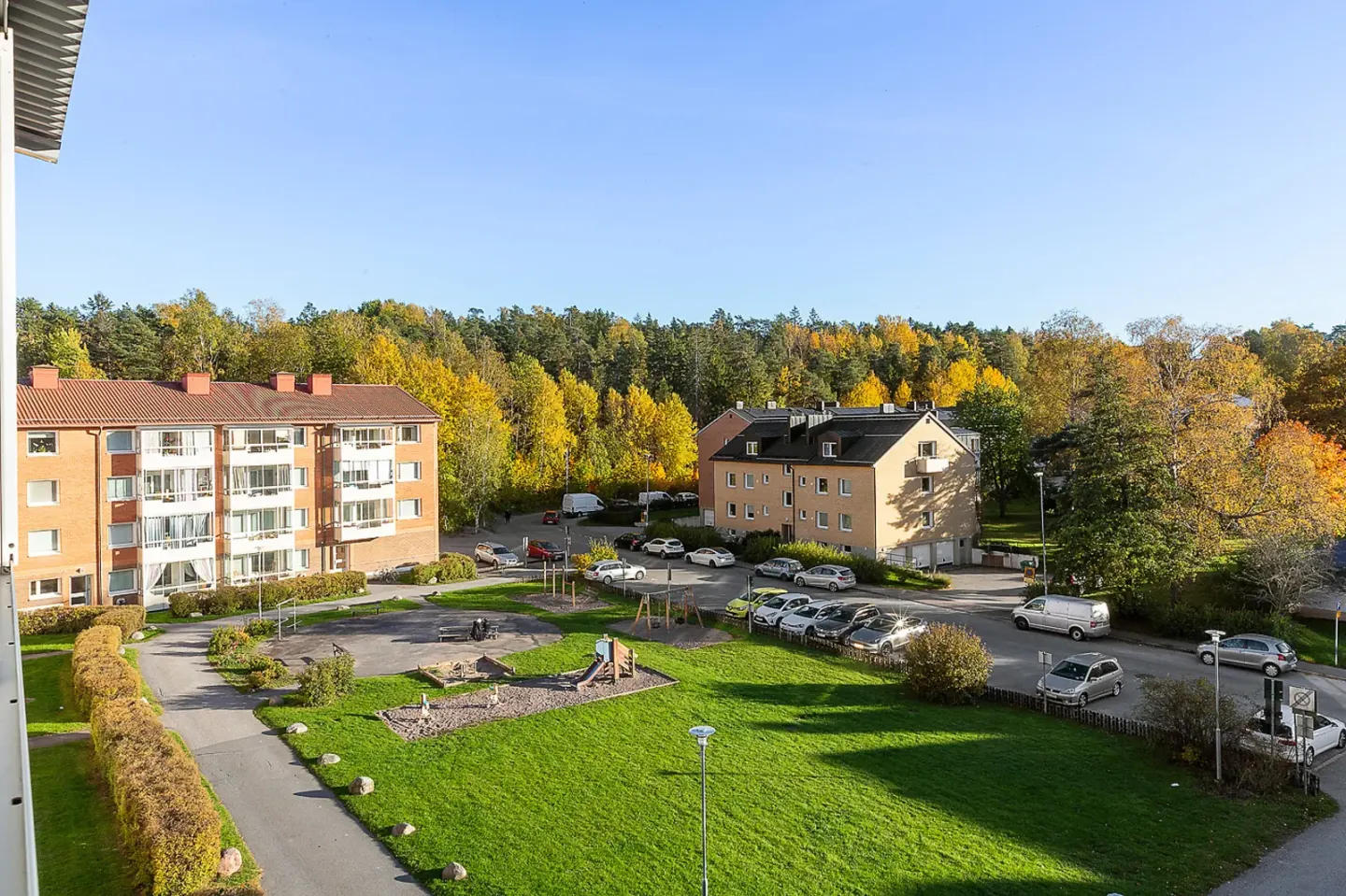 Bostadsrätt med 3 rum på Hammarvägen 41 i Järfälla, bild 2 av 4