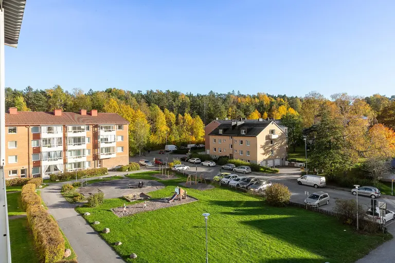 Bostadsrätt med 3 rum på Hammarvägen 41 i Järfälla, bild 2 av 4