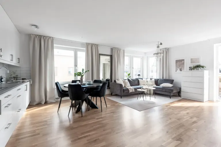Bostadsrätt med 2 rum på Östersundsgatan 6 i Stockholm, bild 2 av 4