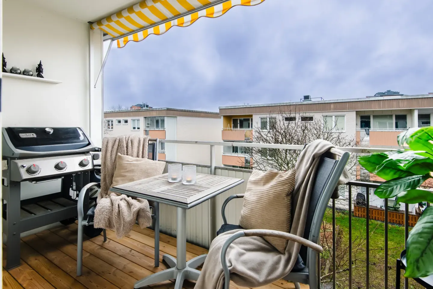 Bostadsrätt med 3 rum på Hjortronvägen 77 i Upplands-Bro, bild 2 av 4