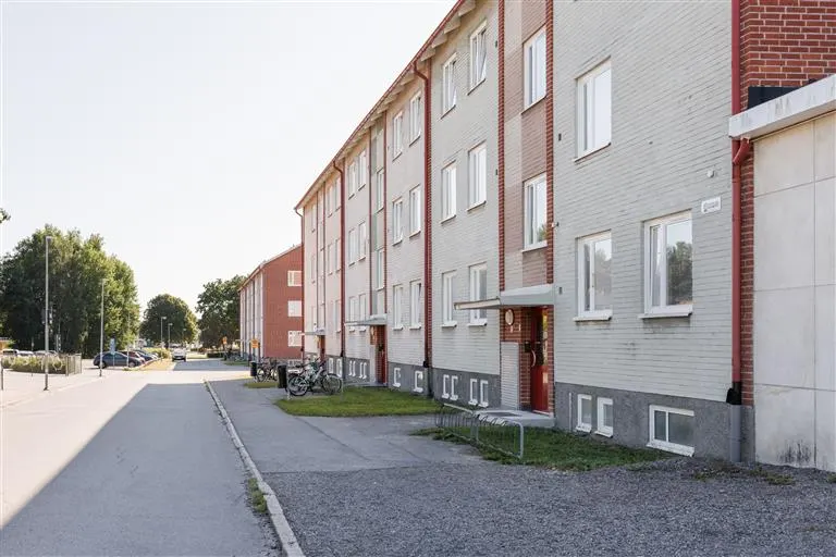 Hyresrätt med 3 rum på Lövåsvägen 4 i Katrineholm, bild 2 av 5