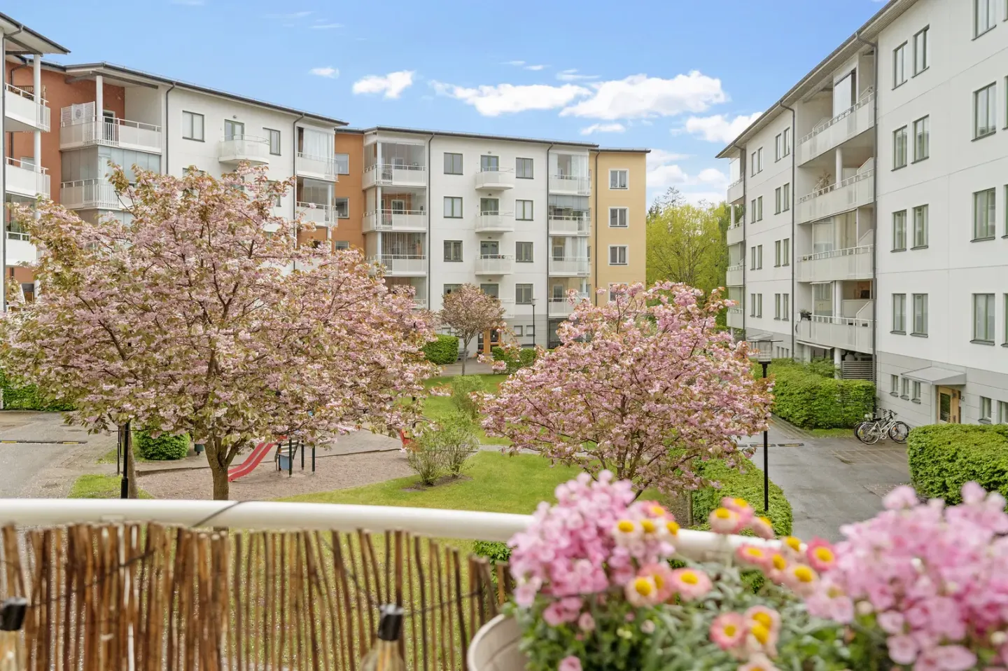 Bostadsrätt med 2 rum på Dalarövägen 33 i Huddinge, bild 2 av 4