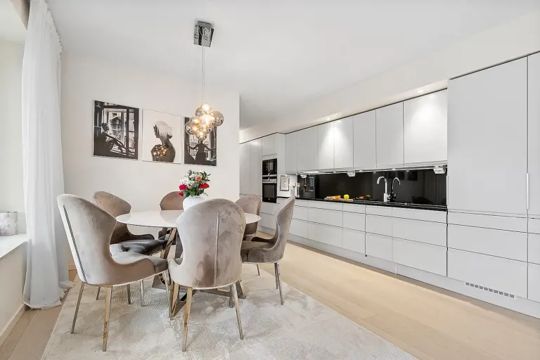 Bostadsrätt med 3 rum på Karlslundsvägen 14 - våning 4 i Järfälla, bild 2 av 4