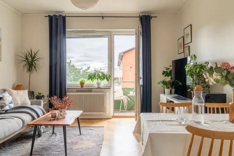 Bostadsrätt med 2 rum på Inteckningsvägen 60 i Stockholm, bild 2 av 4