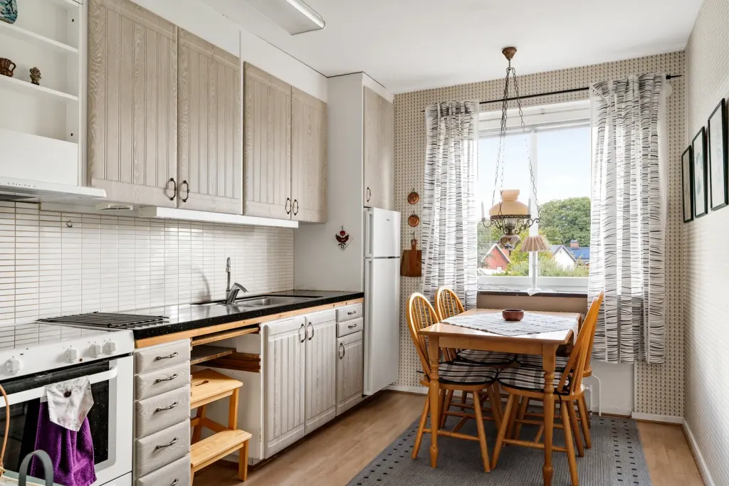 Bostadsrätt med 2 rum på Oppeby torg 4A i Nyköping, bild 3 av 4