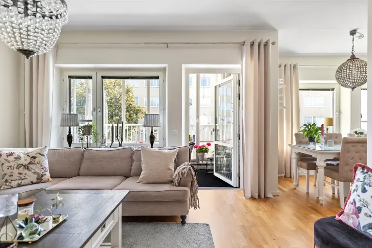 Bostadsrätt med 4 rum på Kontrabasgatan 3 i Göteborg, bild 2 av 4