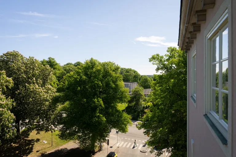 Bostadsrätt med 6 rum på Strandvägen 67 i Stockholm, bild 3 av 5