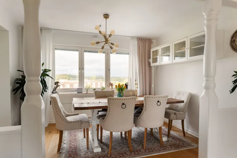 Bostadsrätt med 4 rum på Skarpbrunnavägen 11 i Botkyrka, bild 4 av 5