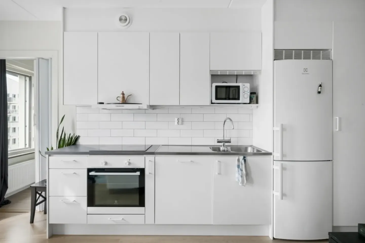 Bostadsrätt med 2 rum på Almbygatan 6 i Stockholm, bild 2 av 4