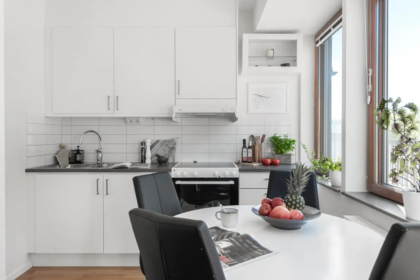 Bostadsrätt med 1 rum på Östersundsgatan 7 (0105/1101) i Stockholm, bild 2 av 4