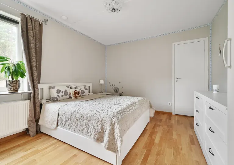 Bostadsrätt med 2 rum på Kvarnskogsvägen 9 i Sollentuna