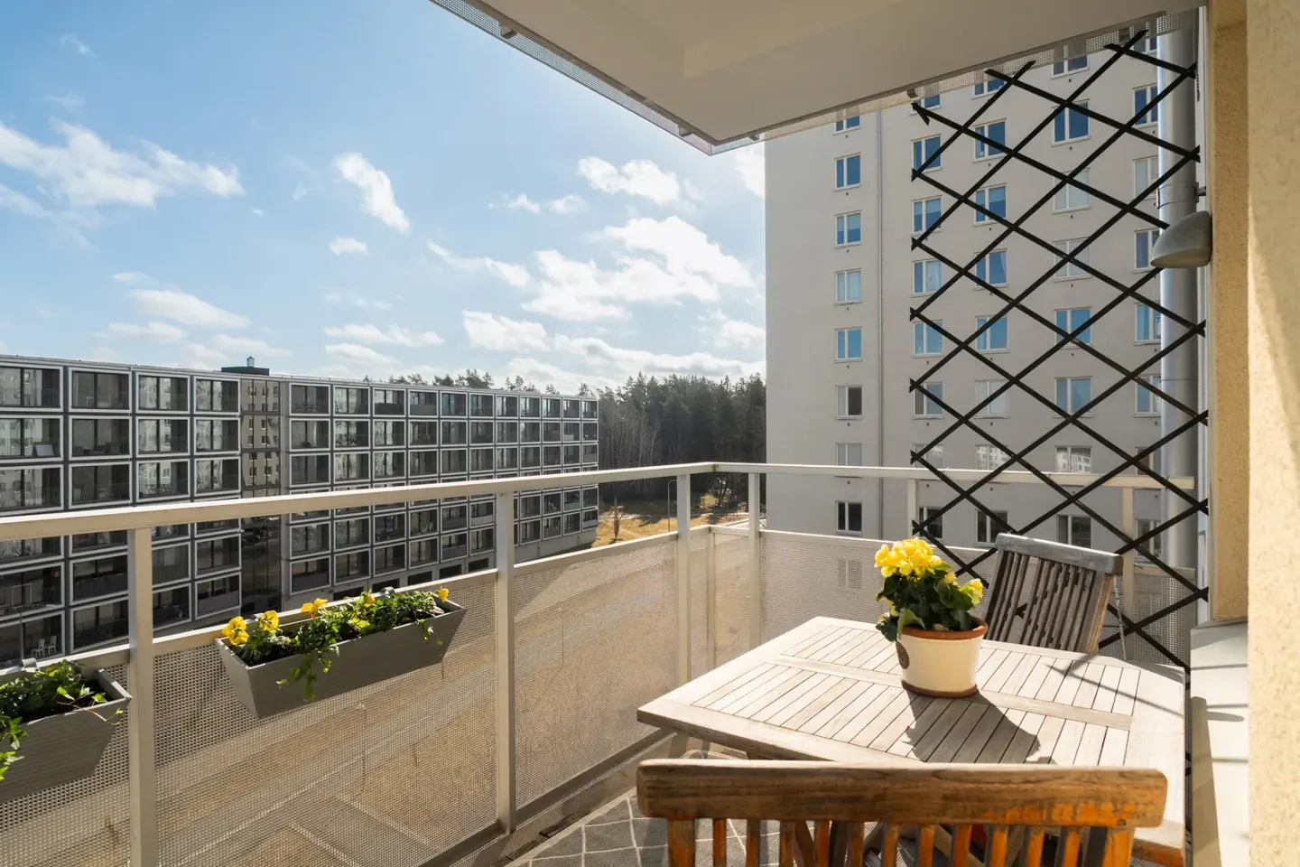 Bostadsrätt med 2 rum på Råcksta gårdsväg 23 i Stockholm